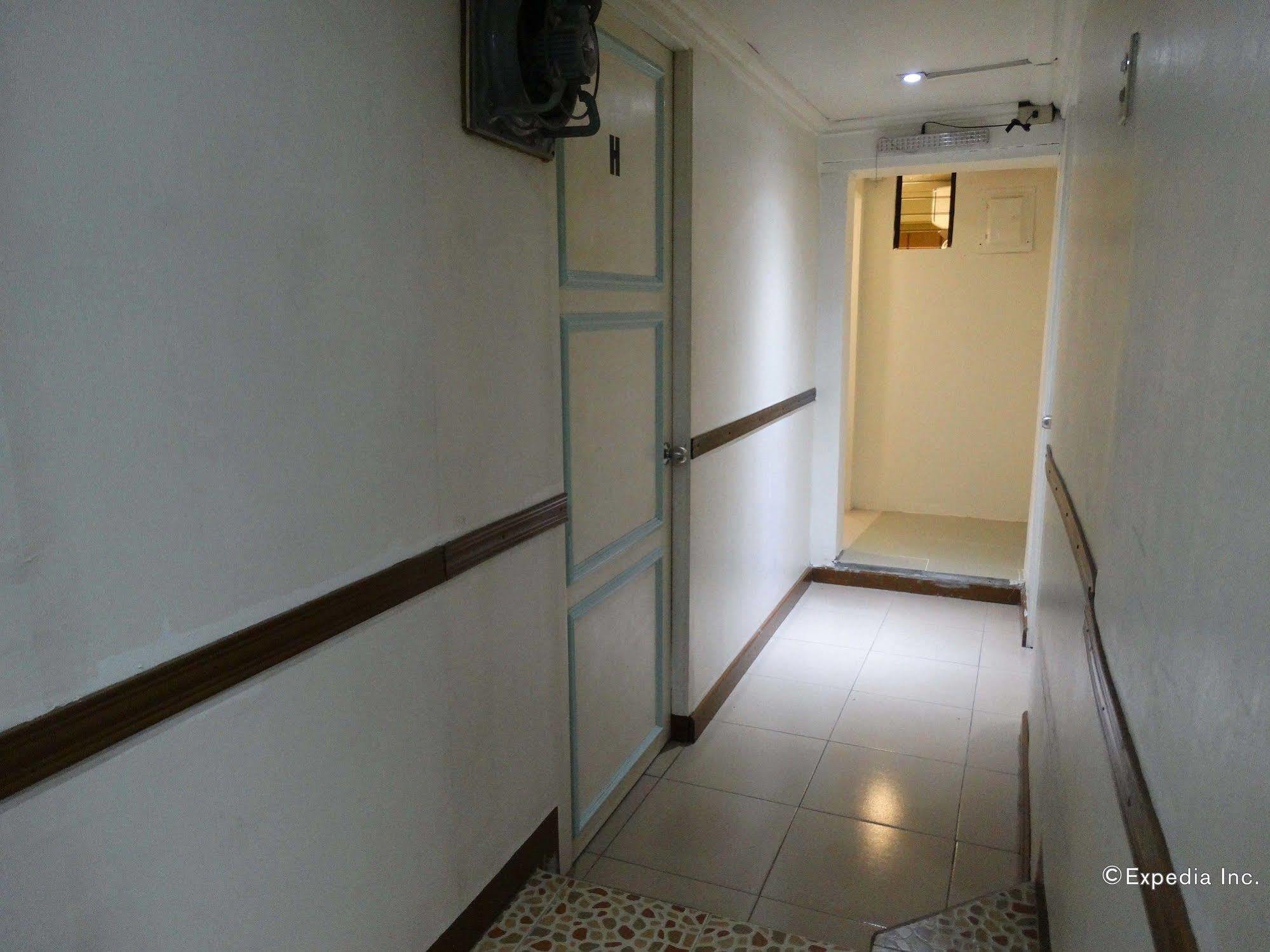Gaius Inn Manilla Buitenkant foto